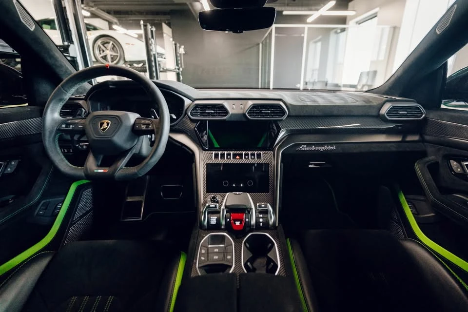 2024 Lamborghini Urus Performante - Image 15 of 20