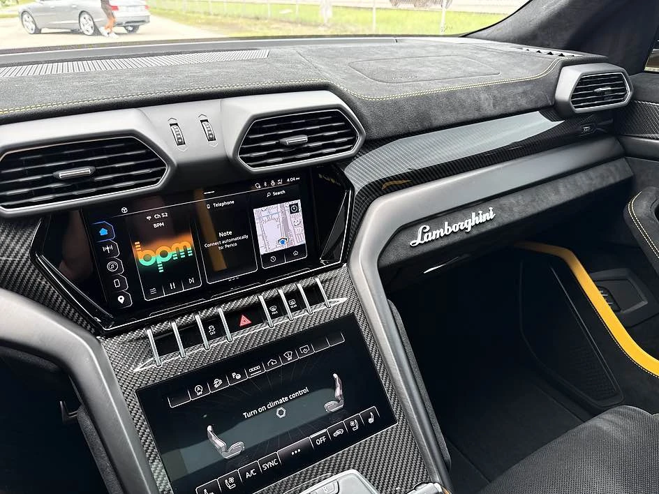 2024 Lamborghini Urus Performante - Image 12 of 20