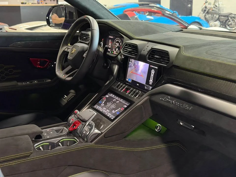 2024 Lamborghini Urus Performante - Image 14 of 17