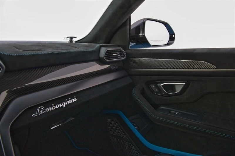 2024 Lamborghini Urus Performante - Image 23 of 31