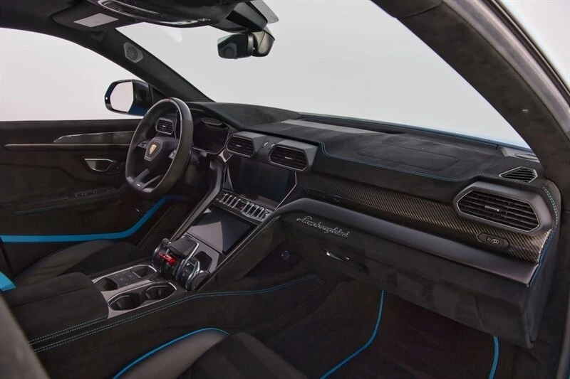 2024 Lamborghini Urus Performante - Image 27 of 31
