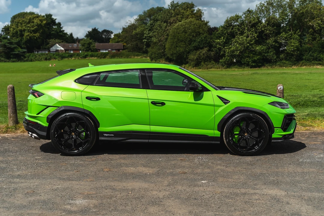 2024 Lamborghini Urus Performante - Image 9 of 31
