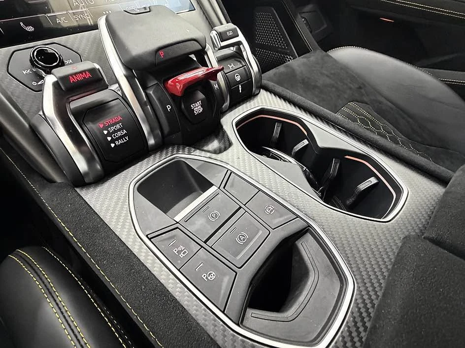 2024 Lamborghini Urus Performante - Image 17 of 20