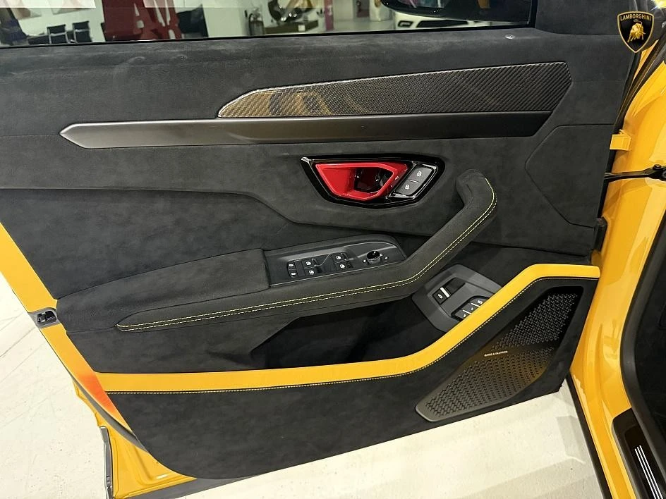 2024 Lamborghini Urus Performante - Image 27 of 31