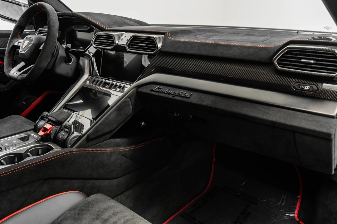 2024 Lamborghini Urus Performante - Image 14 of 21
