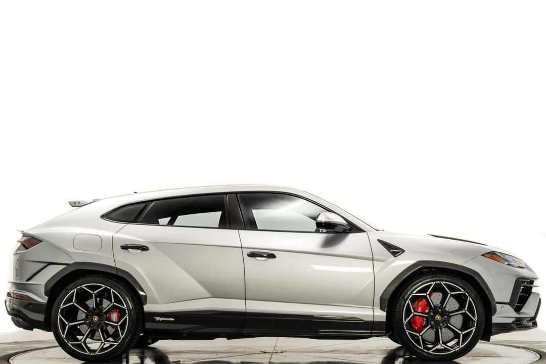 2024 Lamborghini Urus Performante - Image 2 of 21