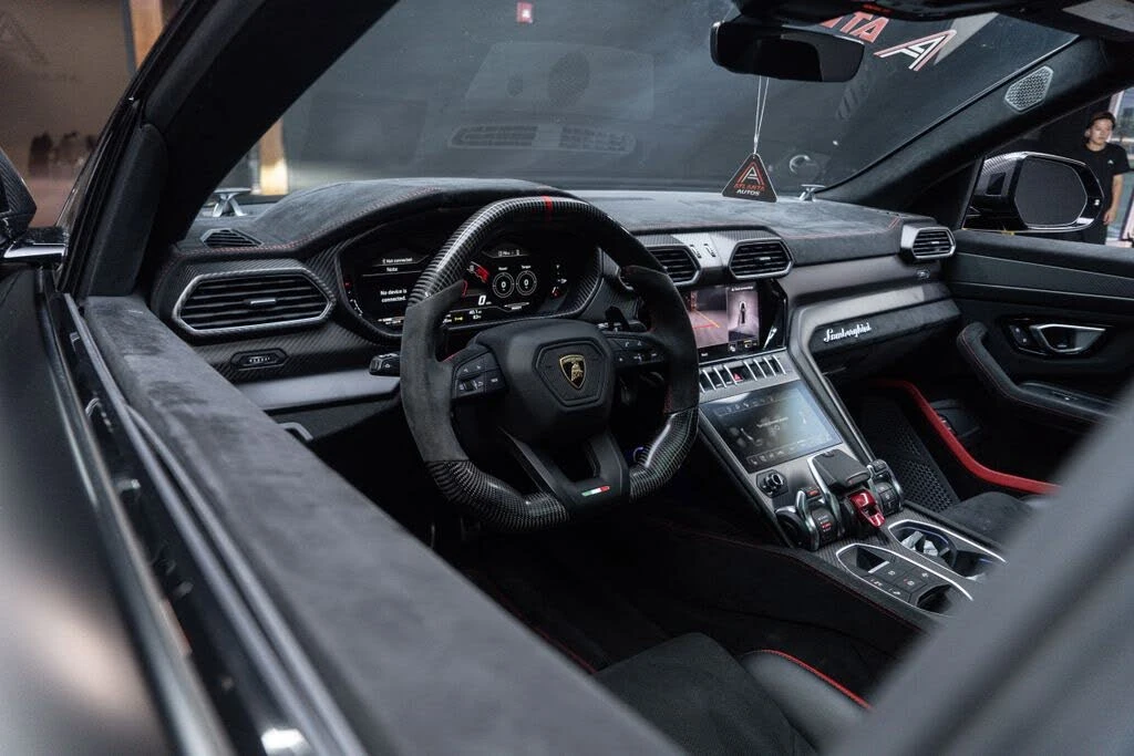 2024 Lamborghini Urus Performante - Image 29 of 31