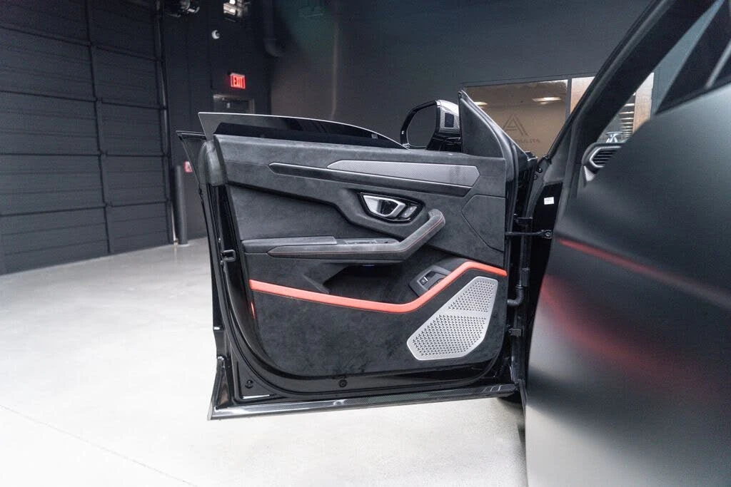 2024 Lamborghini Urus Performante - Image 30 of 31