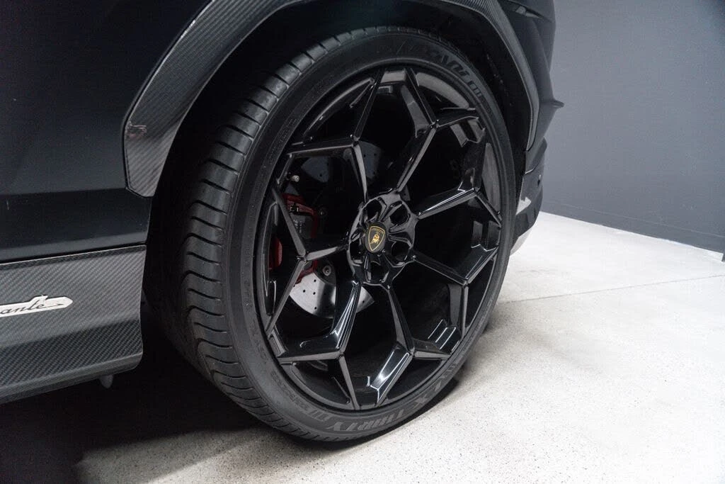 2024 Lamborghini Urus Performante - Image 26 of 31