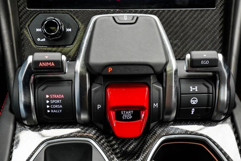 2024 Lamborghini Urus Performante - Image 25 of 31