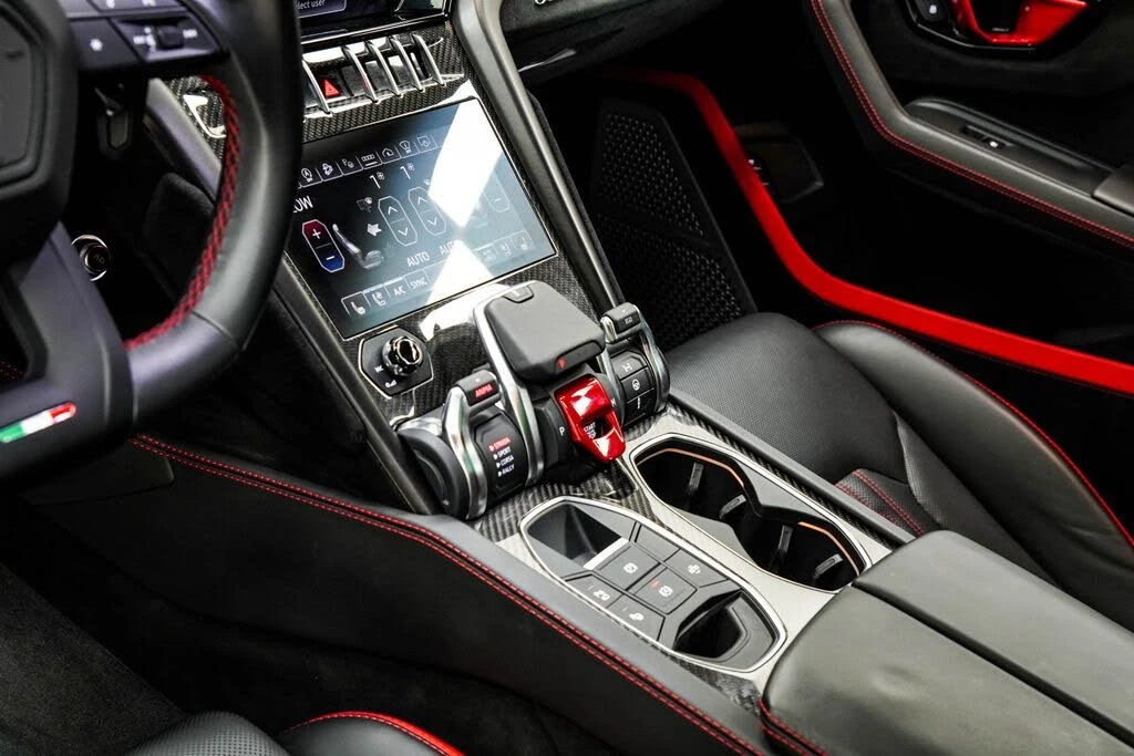 2024 Lamborghini Urus Performante - Image 21 of 31