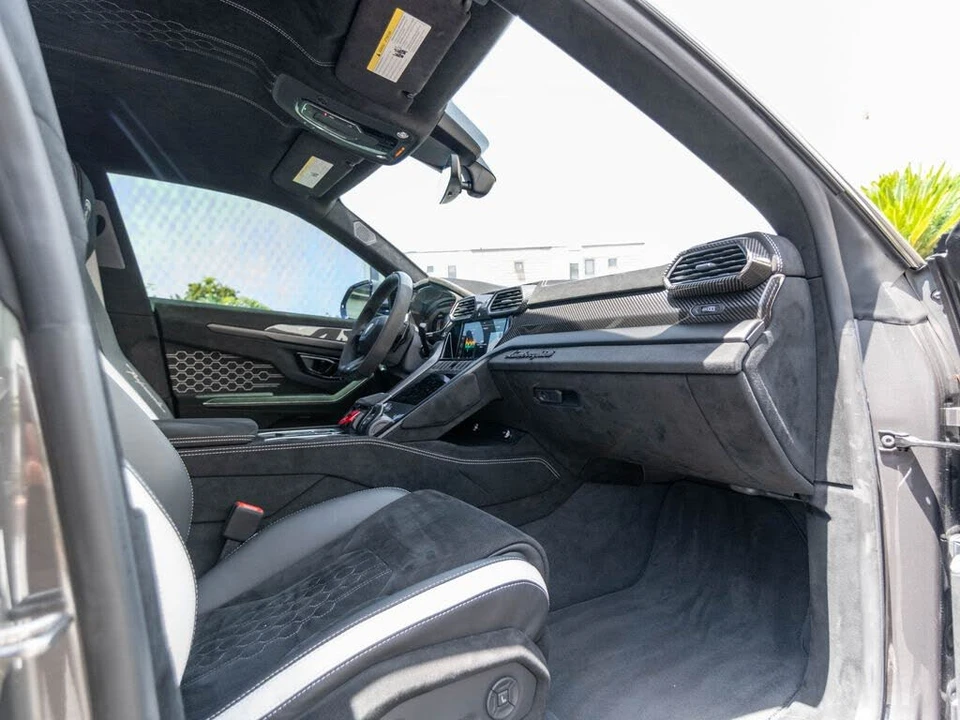 2024 Lamborghini Urus Performante - Image 26 of 31