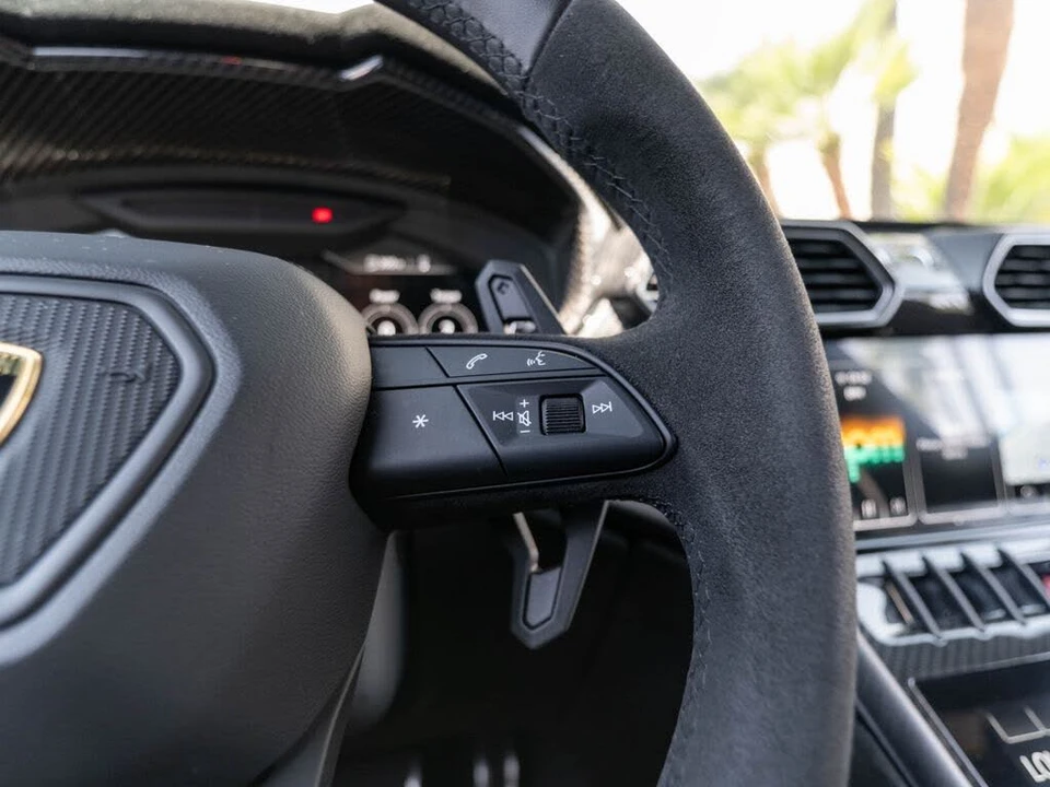 2024 Lamborghini Urus Performante - Image 12 of 31