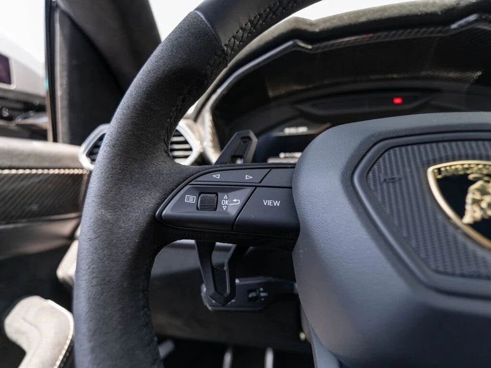 2024 Lamborghini Urus Performante - Image 11 of 31