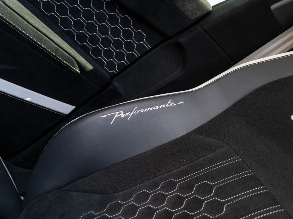 2024 Lamborghini Urus Performante - Image 20 of 31