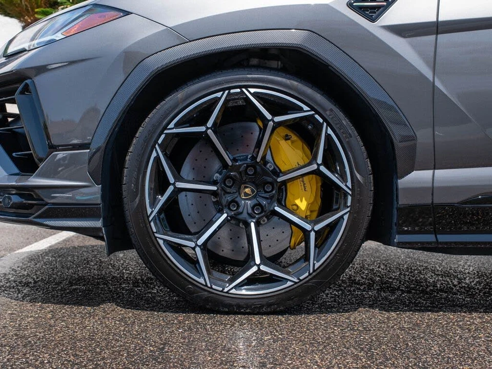 2024 Lamborghini Urus Performante - Image 9 of 31
