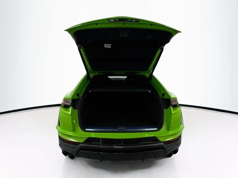 2024 Lamborghini Urus Performante - Image 28 of 31
