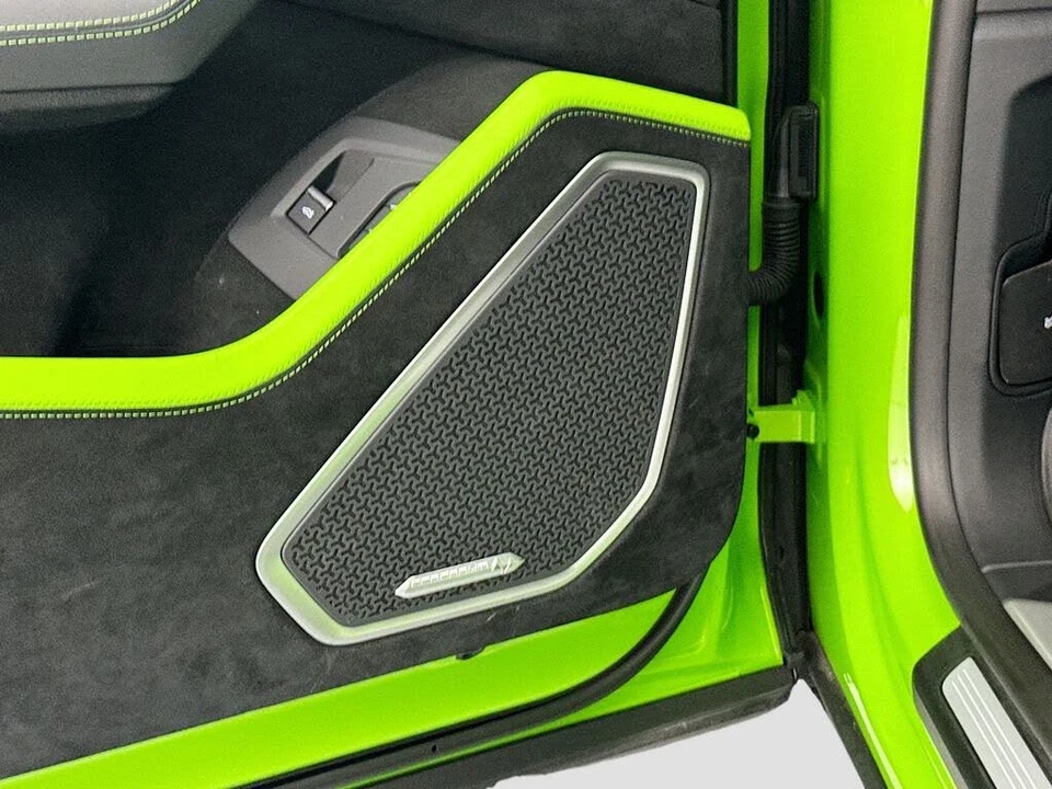 2024 Lamborghini Urus Performante - Image 18 of 31