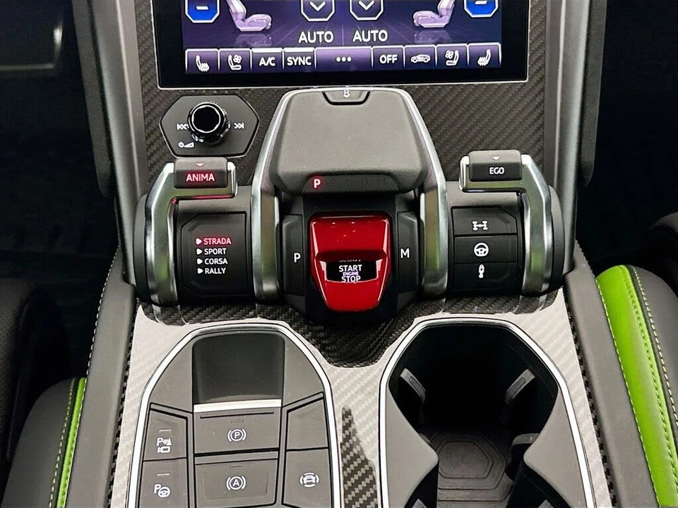 2024 Lamborghini Urus Performante - Image 16 of 31