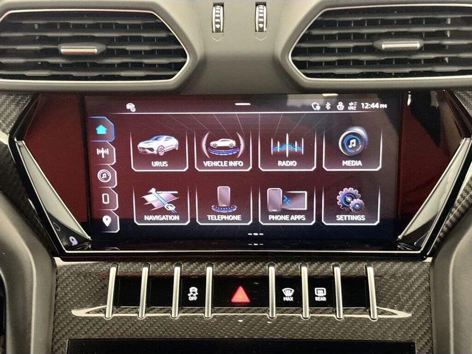 2024 Lamborghini Urus Performante - Image 15 of 31