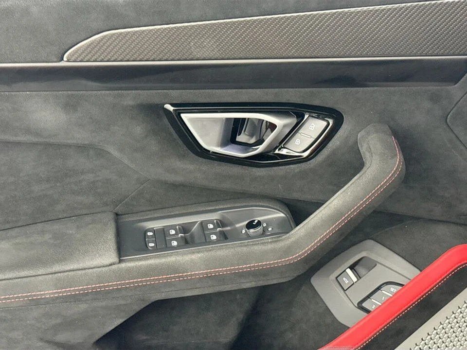 2024 Lamborghini Urus Performante - Image 18 of 31