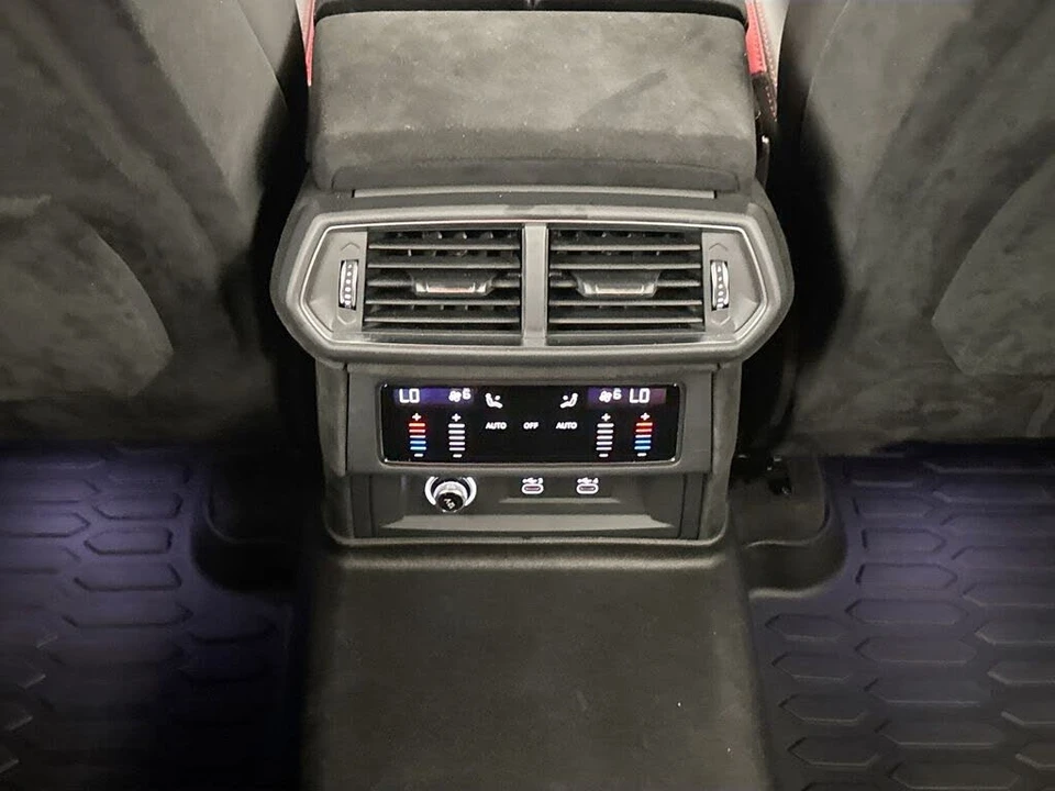 2024 Lamborghini Urus Performante - Image 28 of 31