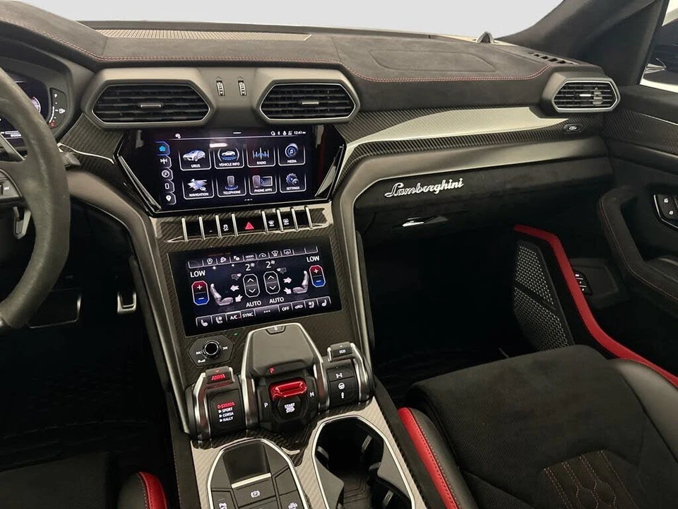 2024 Lamborghini Urus Performante - Image 25 of 31