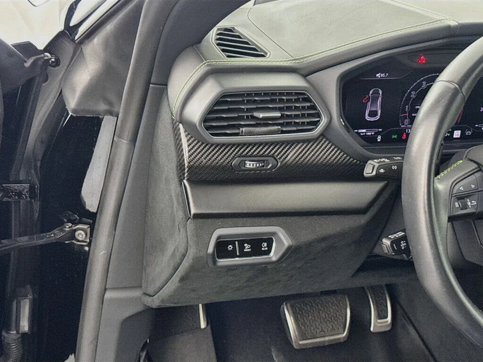 2024 Lamborghini Urus Performante - Image 10 of 31