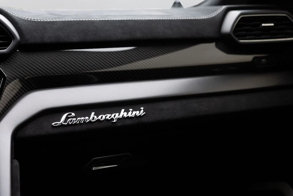 2024 Lamborghini Urus Performante - Image 25 of 31