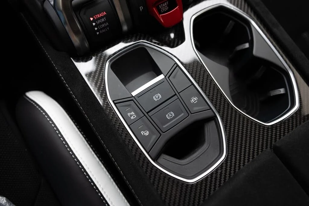 2024 Lamborghini Urus Performante - Image 17 of 31