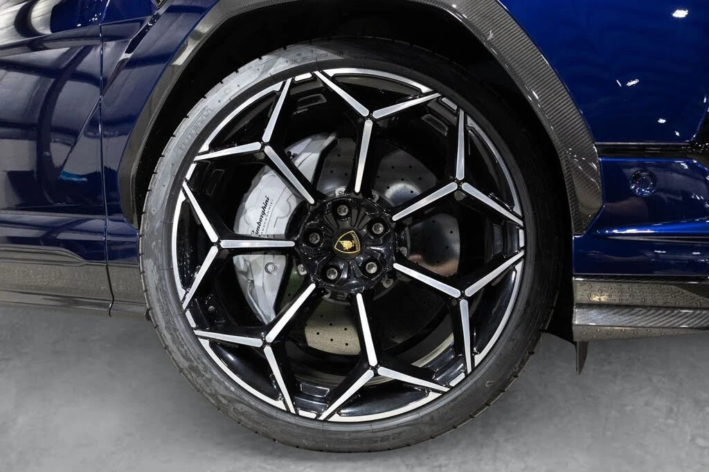 2024 Lamborghini Urus Performante - Image 13 of 31