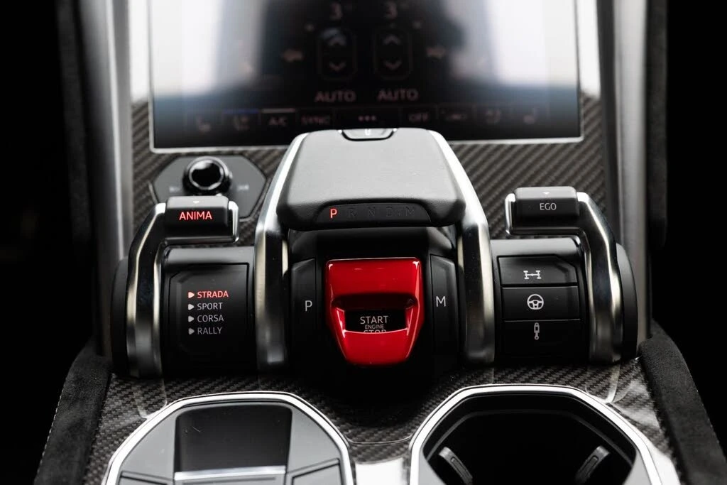 2024 Lamborghini Urus Performante - Image 24 of 31