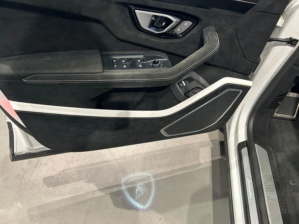 2024 Lamborghini Urus Performante - Image 11 of 31