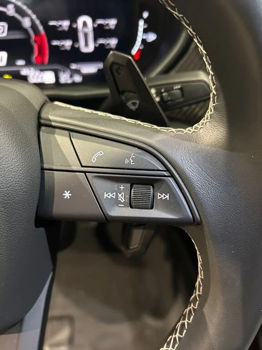 2024 Lamborghini Urus Performante - Image 17 of 31