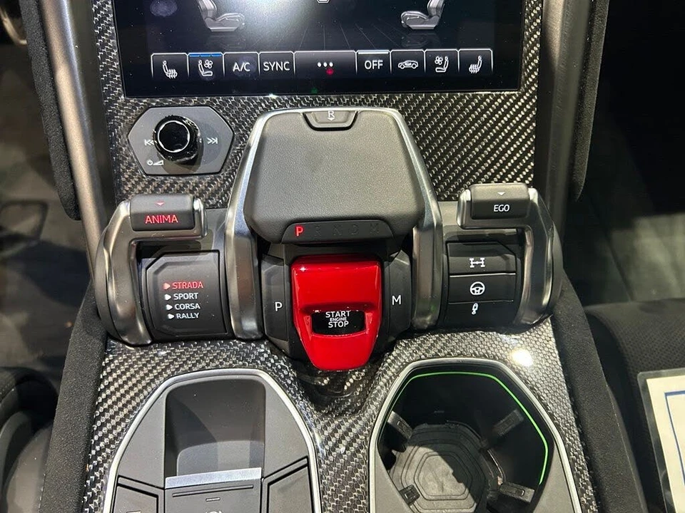 2024 Lamborghini Urus Performante - Image 25 of 31
