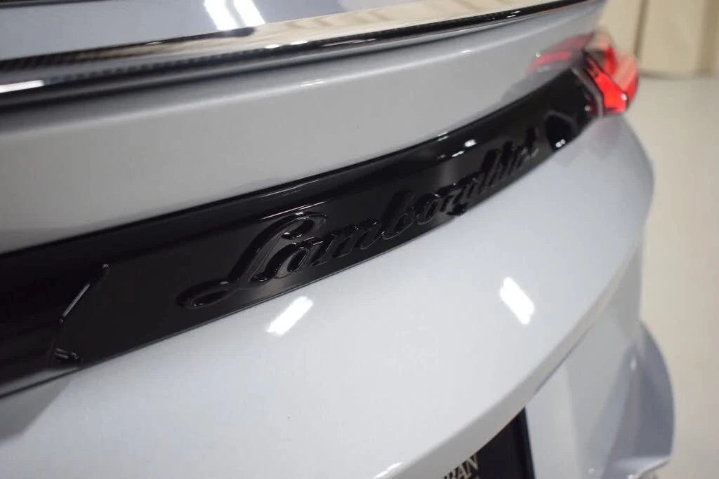 2024 Lamborghini Urus Performante - Image 11 of 31