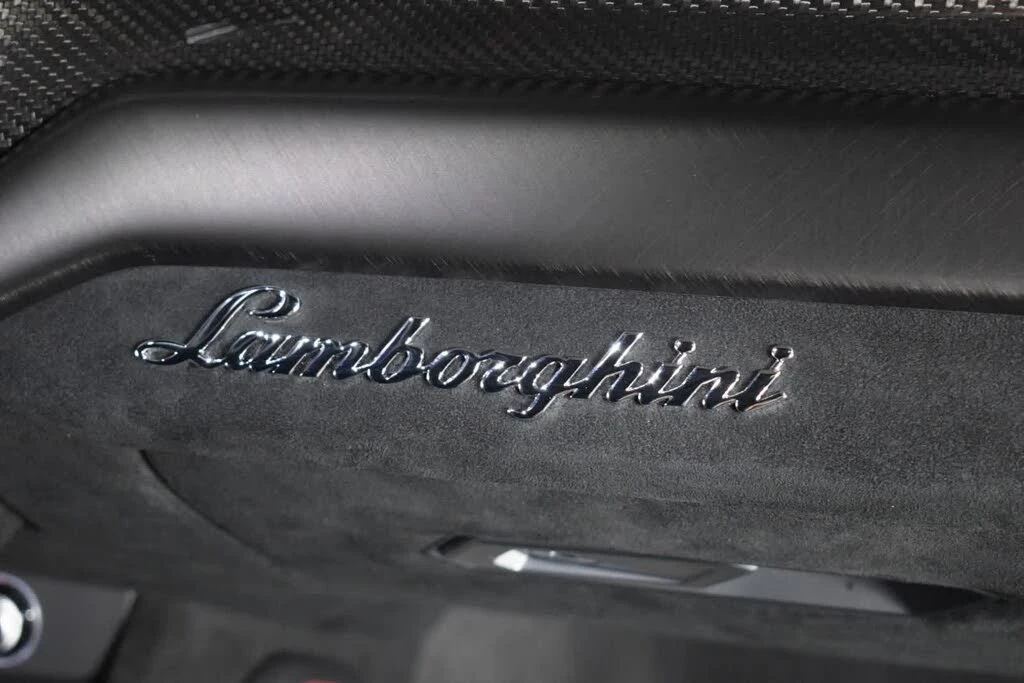 2024 Lamborghini Urus Performante - Image 25 of 31