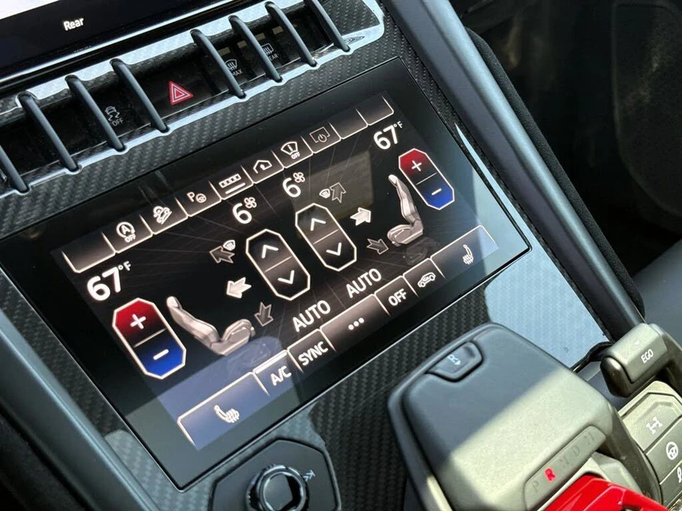 2024 Lamborghini Urus Performante - Image 28 of 31