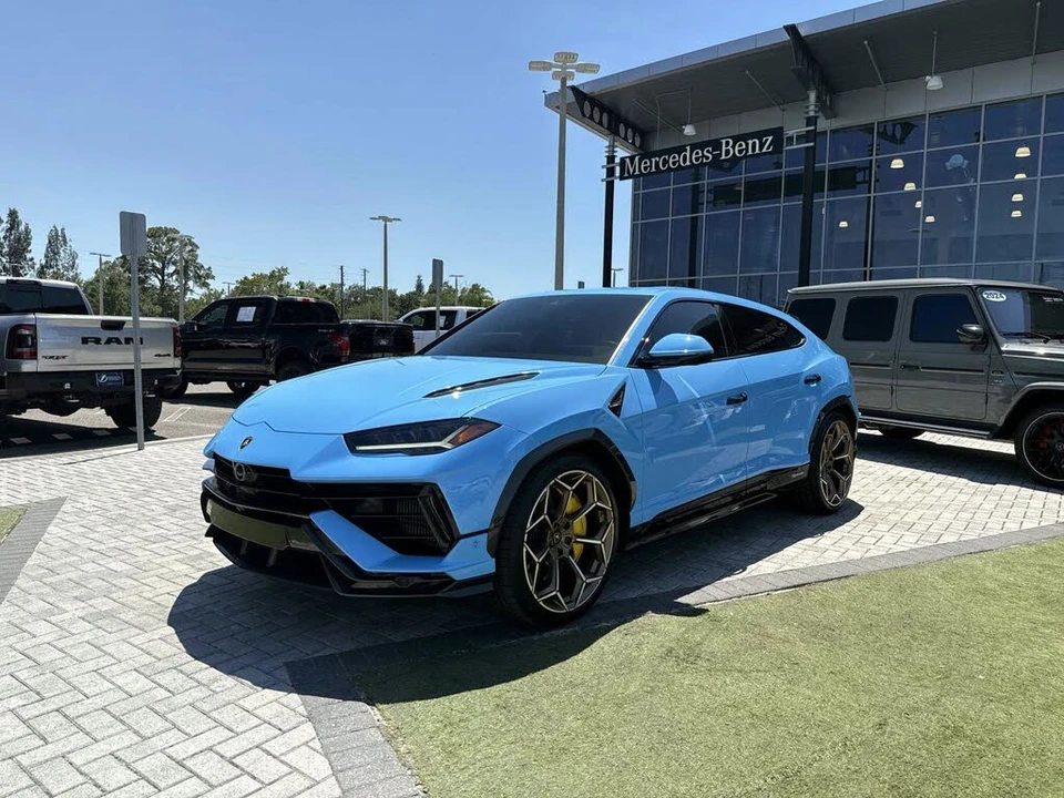2024 Lamborghini Urus Performante - Image 2 of 31