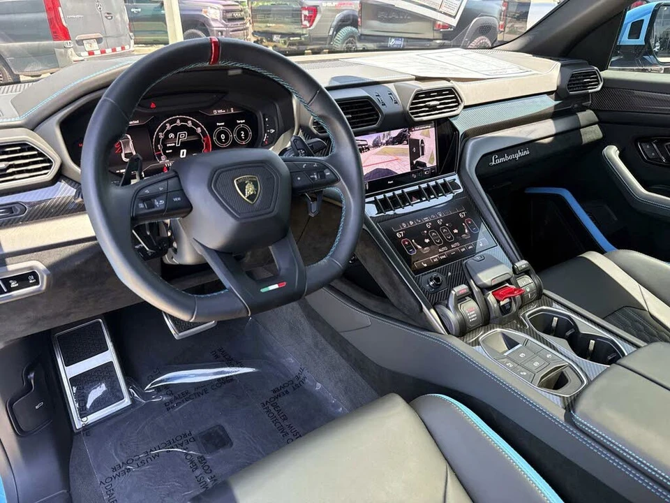 2024 Lamborghini Urus Performante - Image 17 of 31
