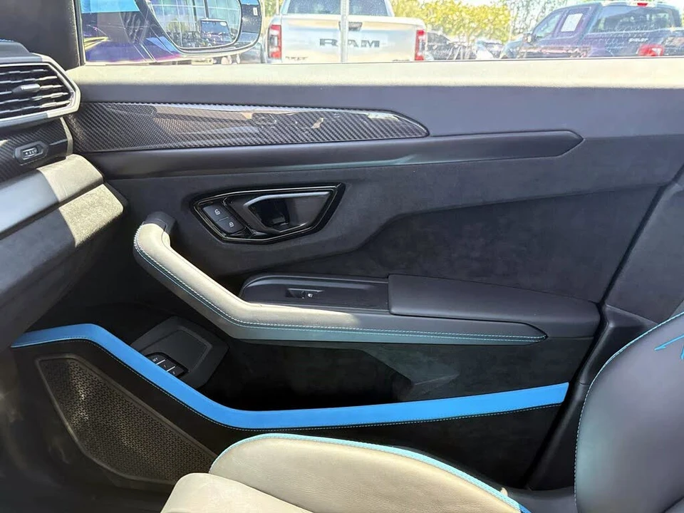 2024 Lamborghini Urus Performante - Image 25 of 31