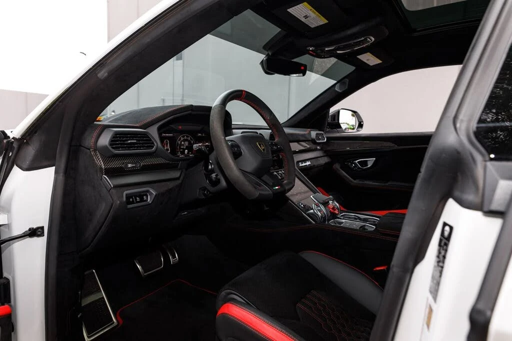 2024 Lamborghini Urus Performante - Image 23 of 31