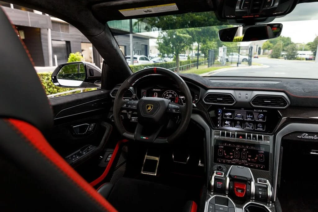 2024 Lamborghini Urus Performante - Image 17 of 31