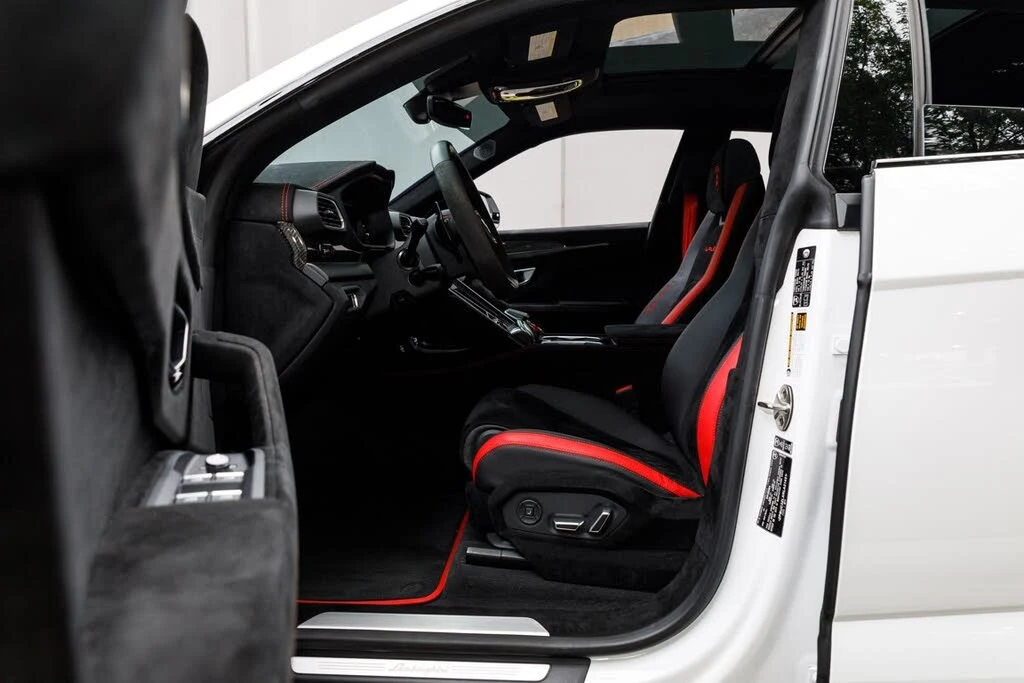 2024 Lamborghini Urus Performante - Image 25 of 31