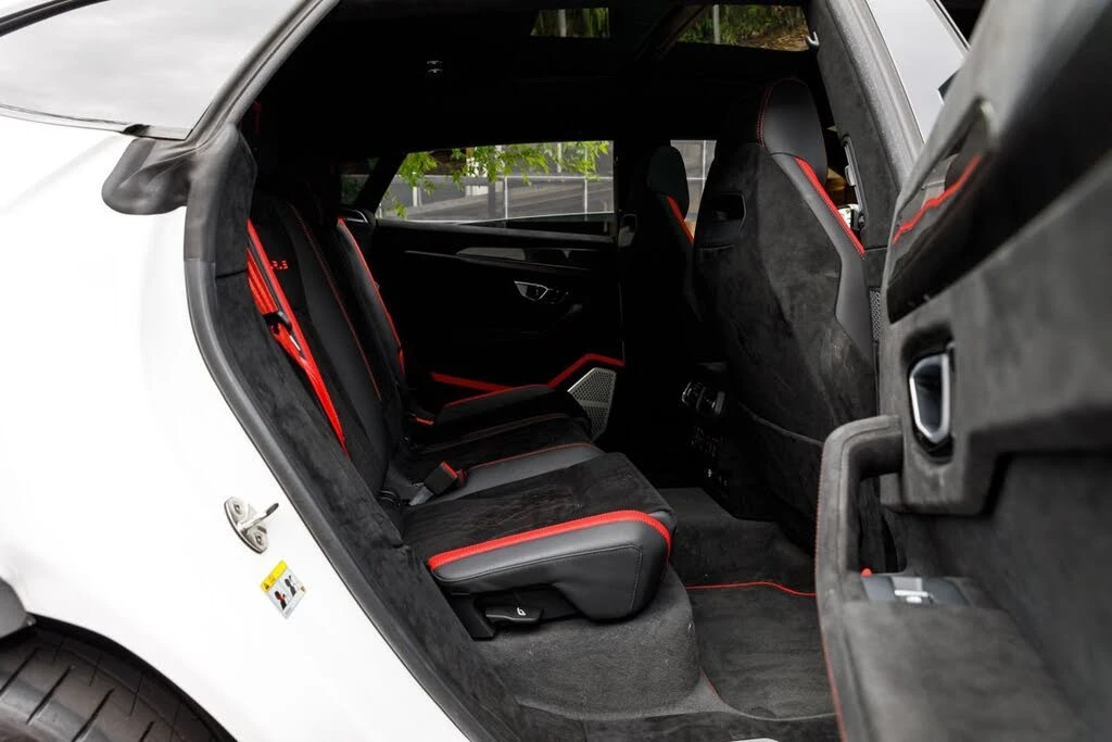 2024 Lamborghini Urus Performante - Image 16 of 31