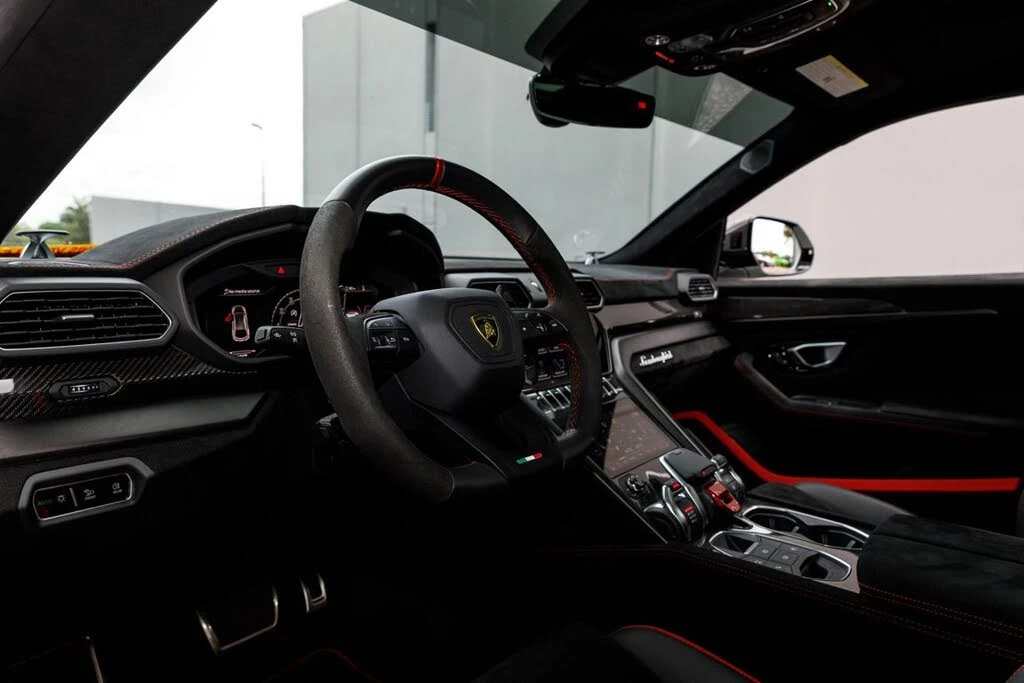 2024 Lamborghini Urus Performante - Image 29 of 31