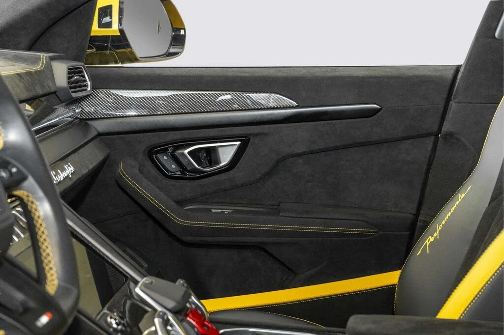 2024 Lamborghini Urus Performante - Image 16 of 31
