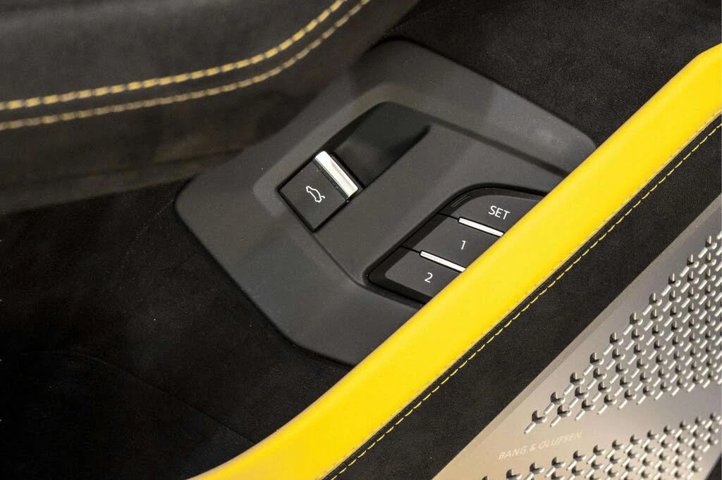 2024 Lamborghini Urus Performante - Image 31 of 31