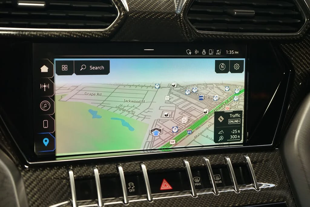 2024 Lamborghini Urus Performante - Image 29 of 31