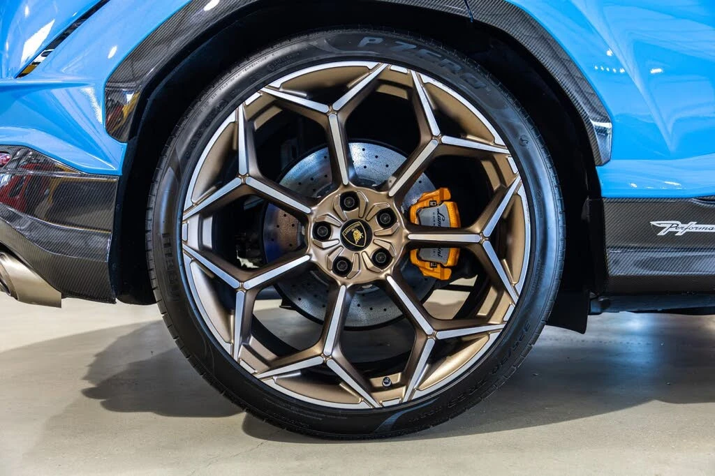 2024 Lamborghini Urus Performante - Image 24 of 31